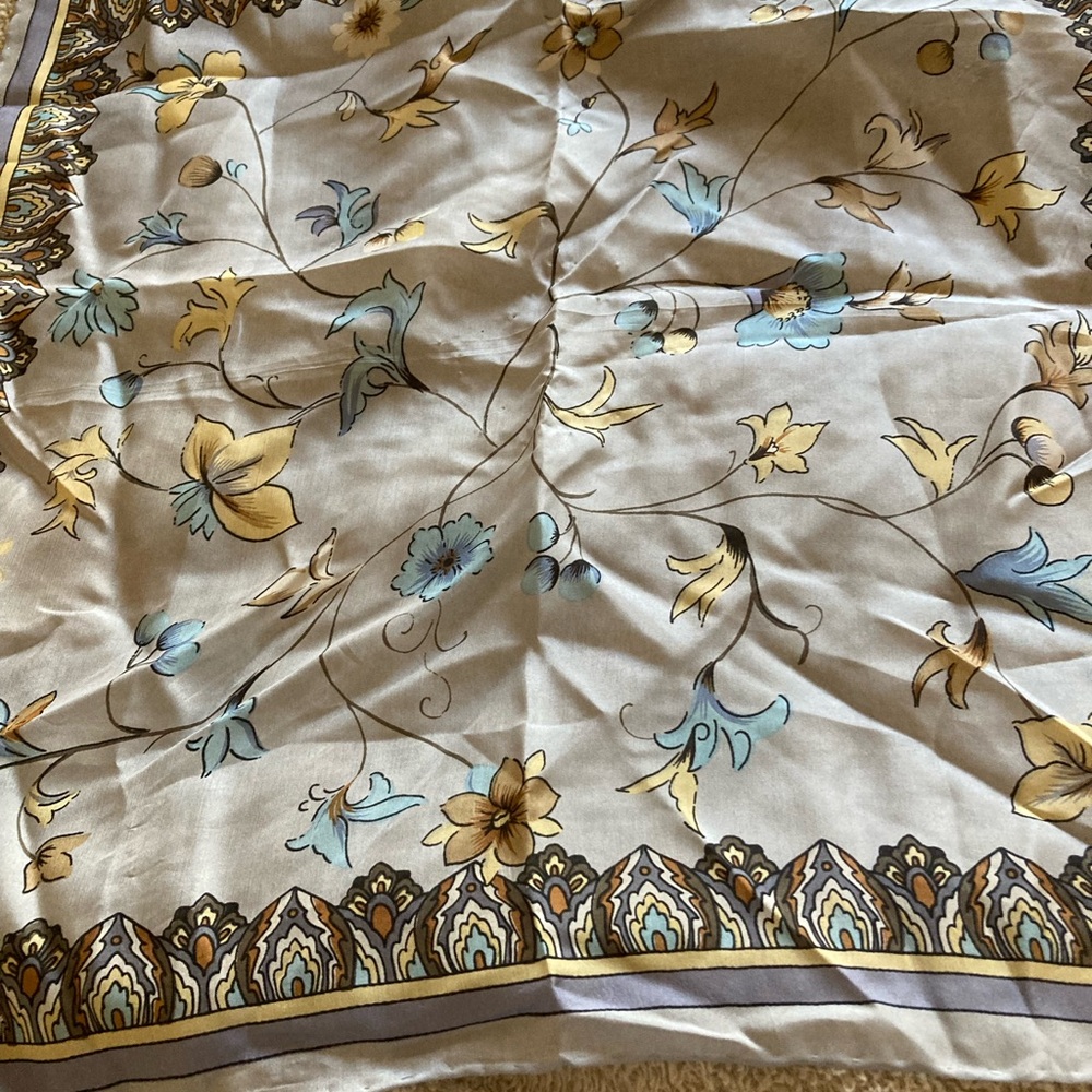 C&A Elegant Floral Patterned Silk Scarf